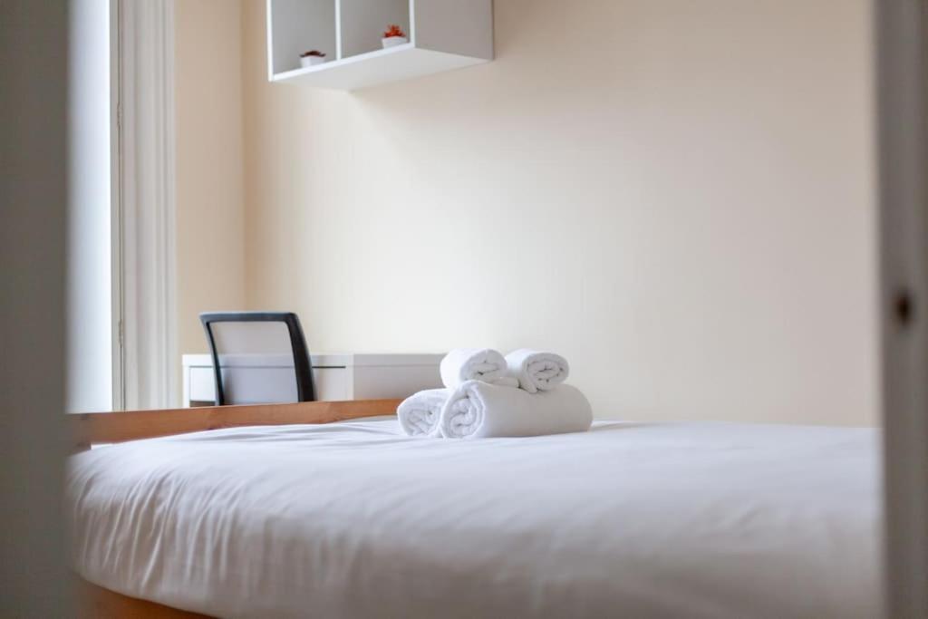 Spacious & Central 3-Bed Flat By Popular Waterloo! Londres Extérieur photo